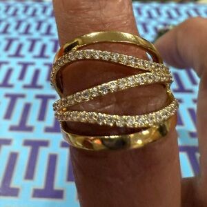 Elegant Gold and Silver Women's Ring